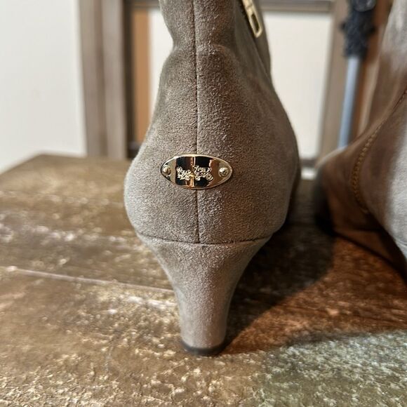 Coach booties, gray color, golden zipper size 8 1/2 - Picture 4 of 13